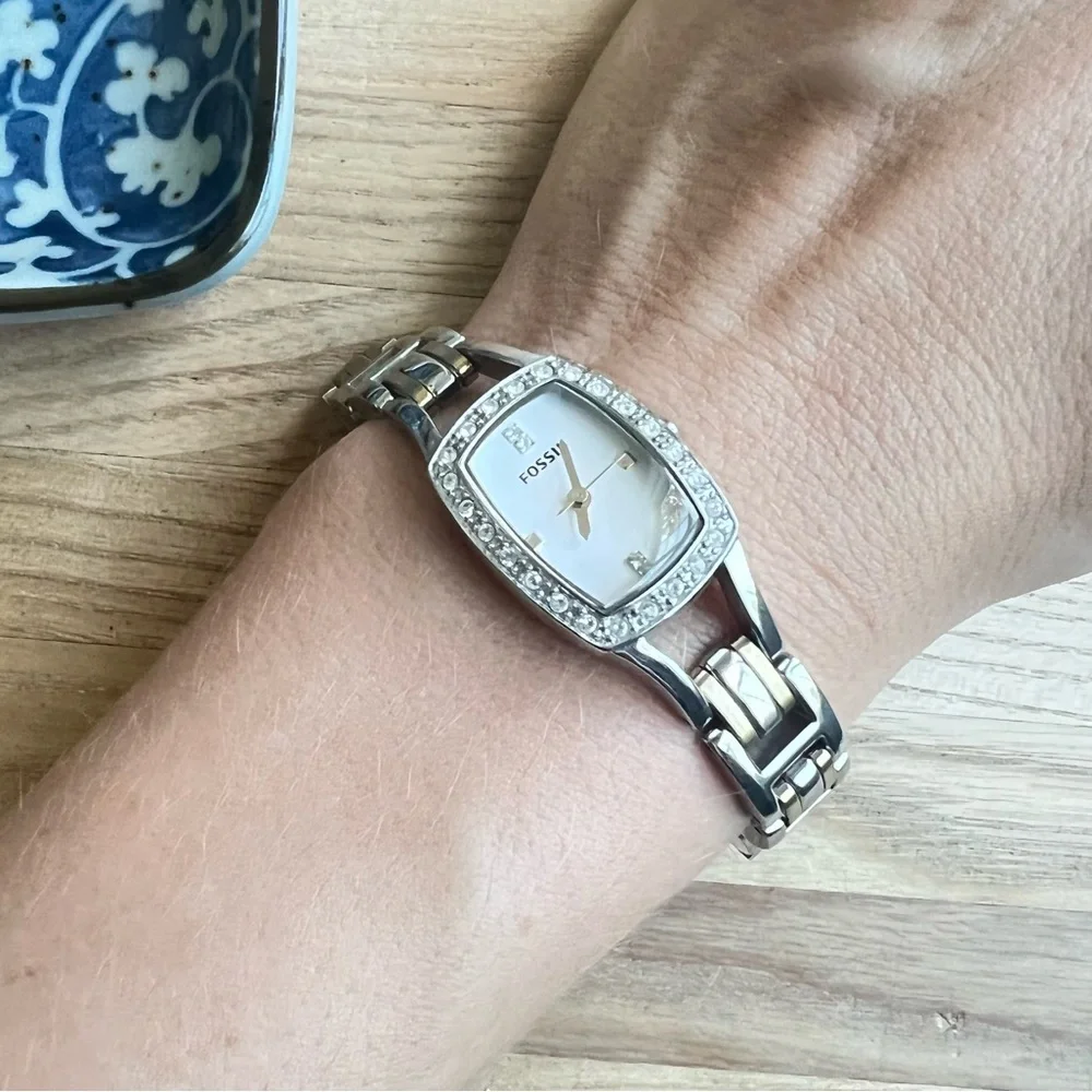 Fossil ladies crystal accented dress bracelet watch NEW BATTERY